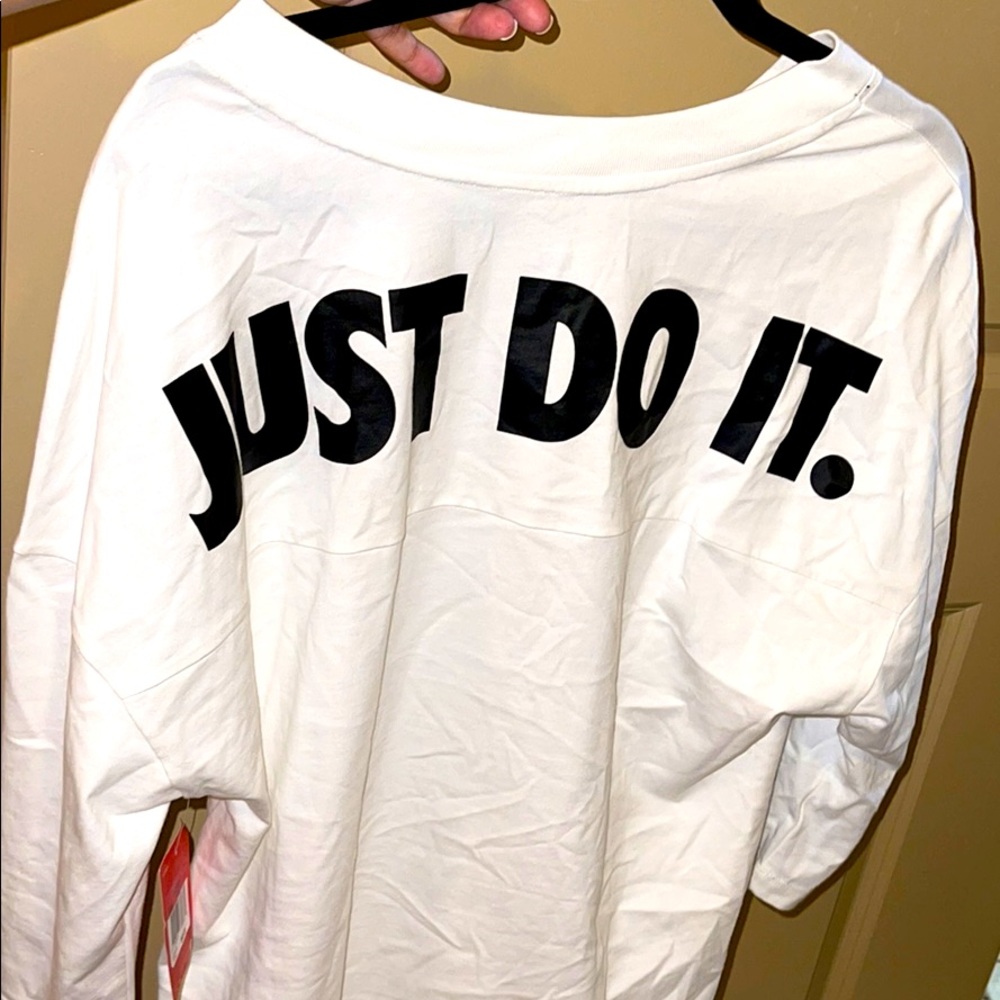 Nike quarter sleeve top BRAND NEW